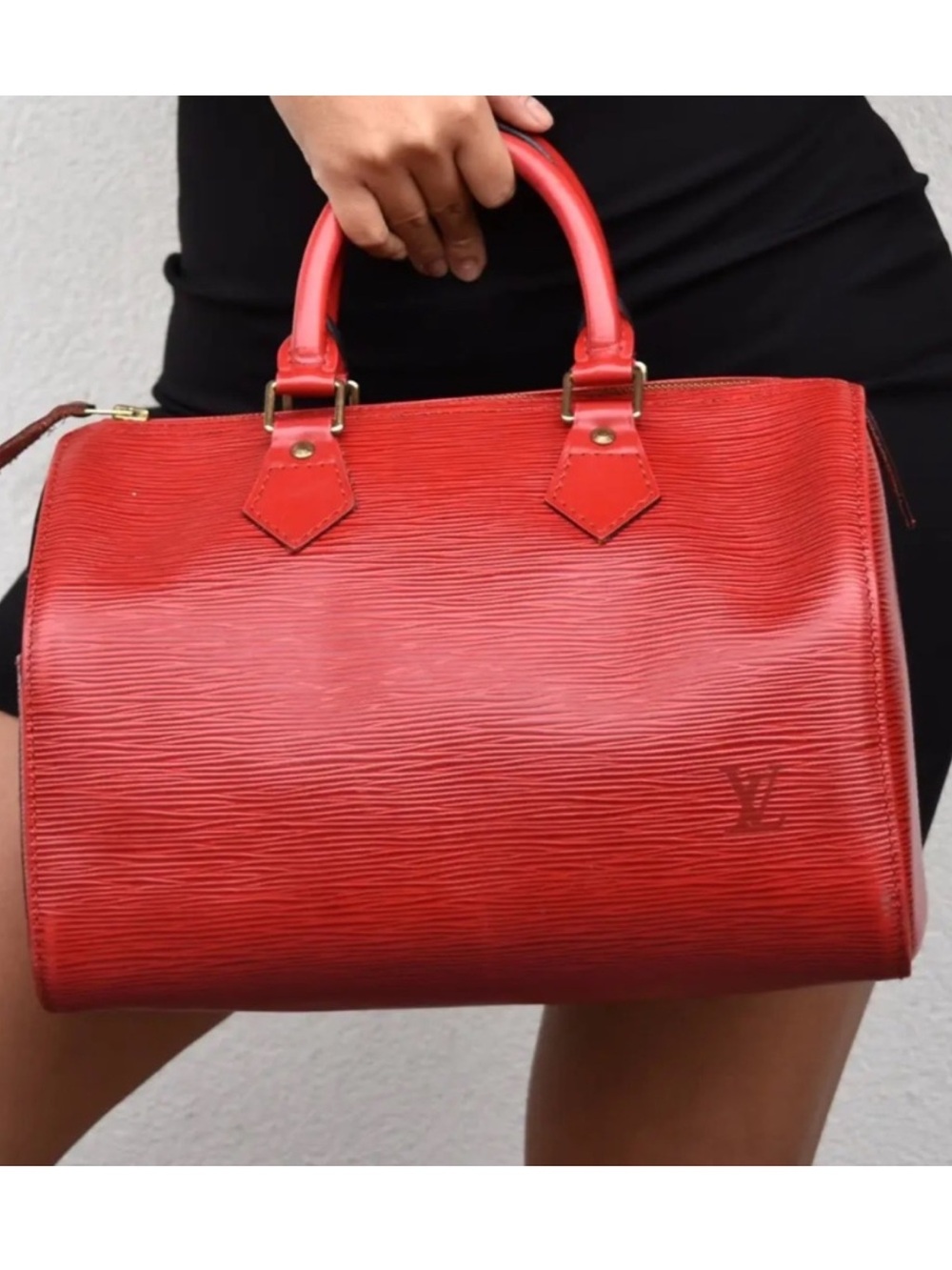 Authentic Louis vuitton Epi Speedy Handbag .